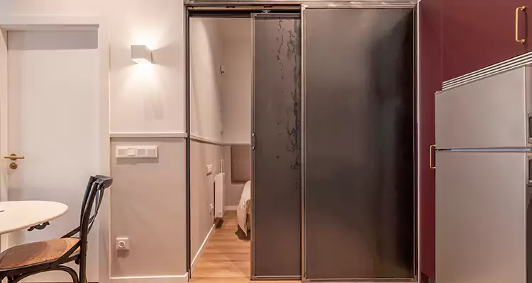 We Fix Closet Sliding Door in Kendall, FL 