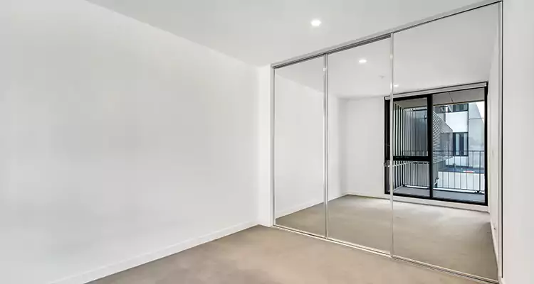 Why Homeowners Choose Us for Sliding Mirror Door Replacement in Kendall, FL